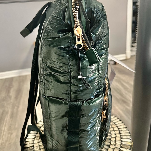 Jonah David metallic Emerald Quilted Backpack nwt  with a free people gift - Picture 4 of 9